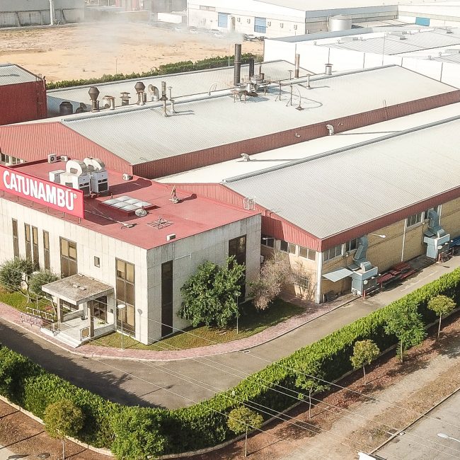 Foto en detalle aerea de toda la factoría de Catunambú