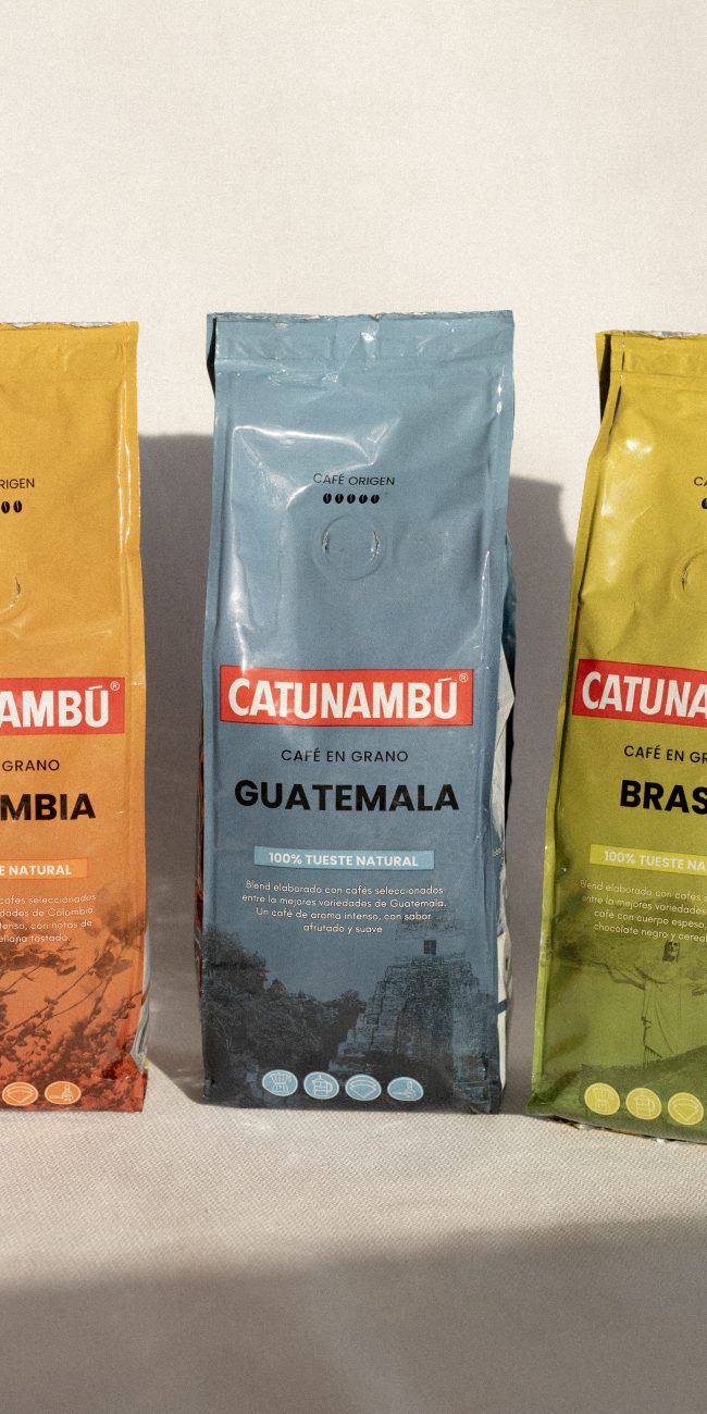 Paquetes de café en grano natural Colombia, Guatemala y Brasil de 250gr